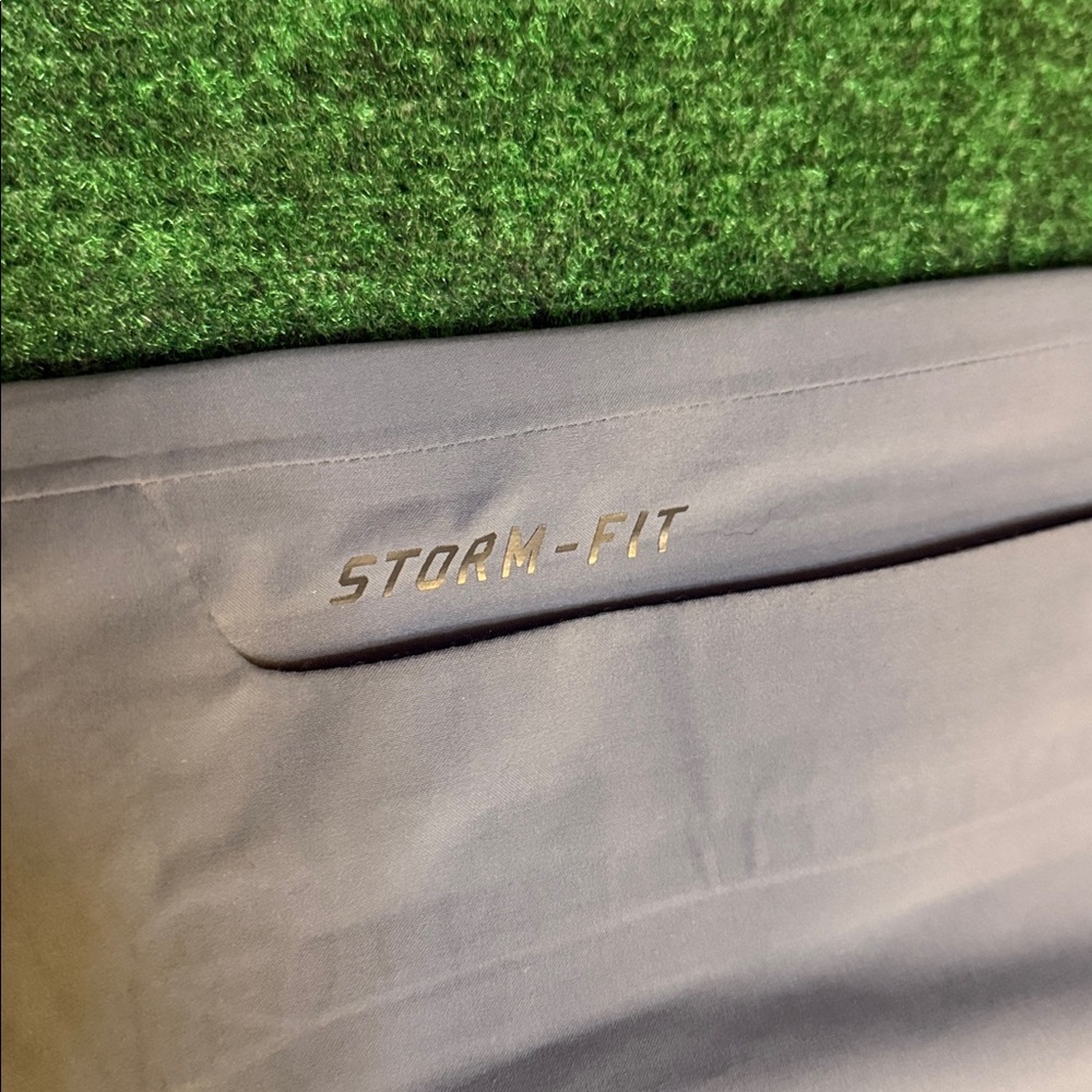 Nike Golf Storm-Fit Full Zip Weatherproof Jacket (Gray / Black Accents / Size M) - Picture 5 of 9